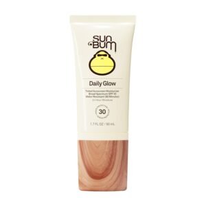 Sun Bum Daily SPF 30 Glow Sunscreen Face Lotion – Moisturizing Facial Sunscreen – Tinted – Dewy Finish – Hawaii 104 Act Compliant (Made without Octinoxate & Oxybenzone) – Travel Size – 1.7 oz